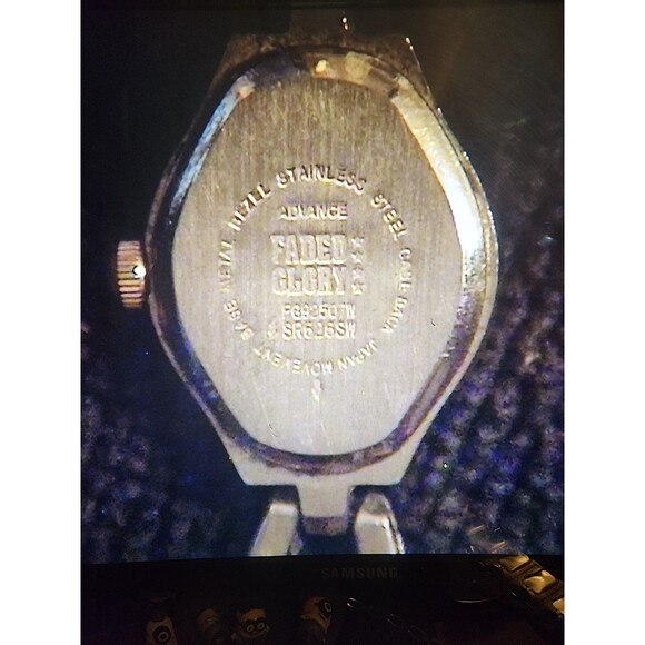 Vintage Silver Tone Womans Faded Glory Watch Japan Quartz New Battery - Picture 3 of 7